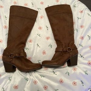 Brown women boots